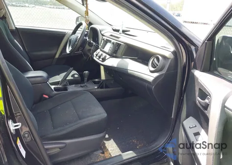 2018 Toyota Rav4 Le z USA, uszkodzony, nr VIN 2T3ZFREV8JW460857